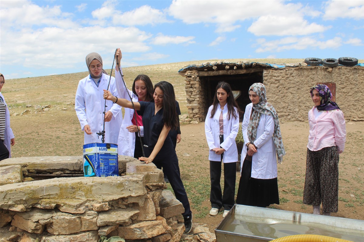 Öğrencilerden MasterChef Ayşe Ekiz'e Anlamlı Ziyaret