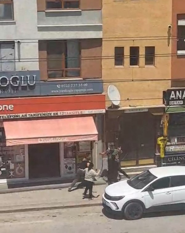 Cadde Kan Gölüne Döndü!