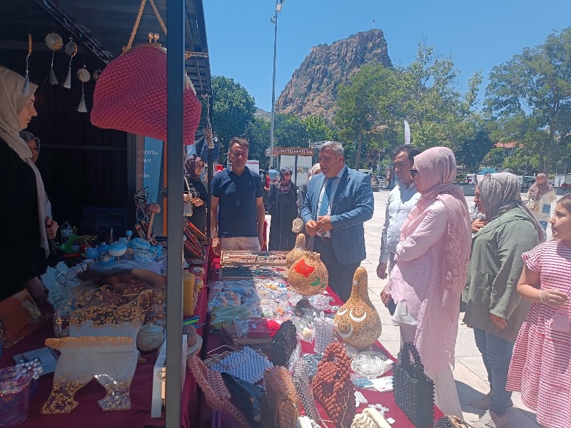 El Emeği Göz Nuru Ürünler Zafer Meydanı'nda Halkla Buluştu