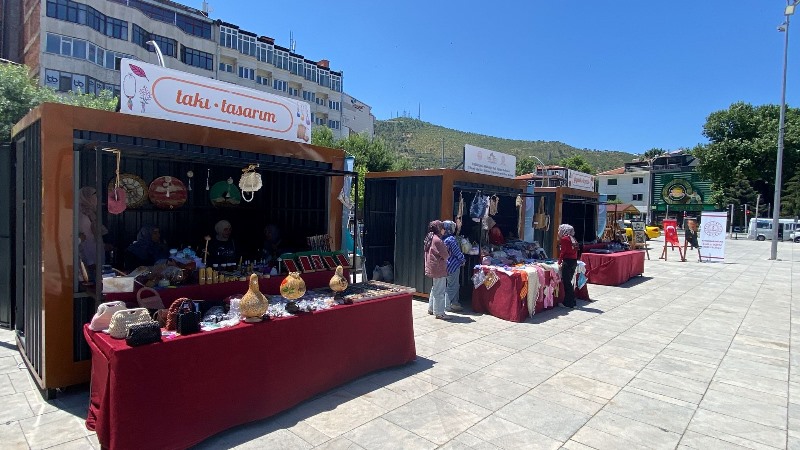 El Emeği Göz Nuru Ürünler Zafer Meydanı'nda Halkla Buluştu
