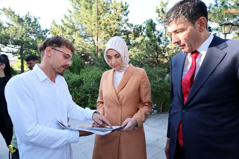 Vali Yiğitbaşı, “Vefa Kafe” Alanında İncelemelerde Bulundu