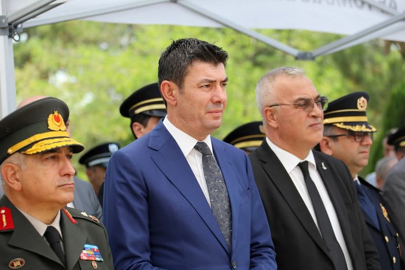 15 Temmuz’da Şehitlikte Duygu Yüklü Tören