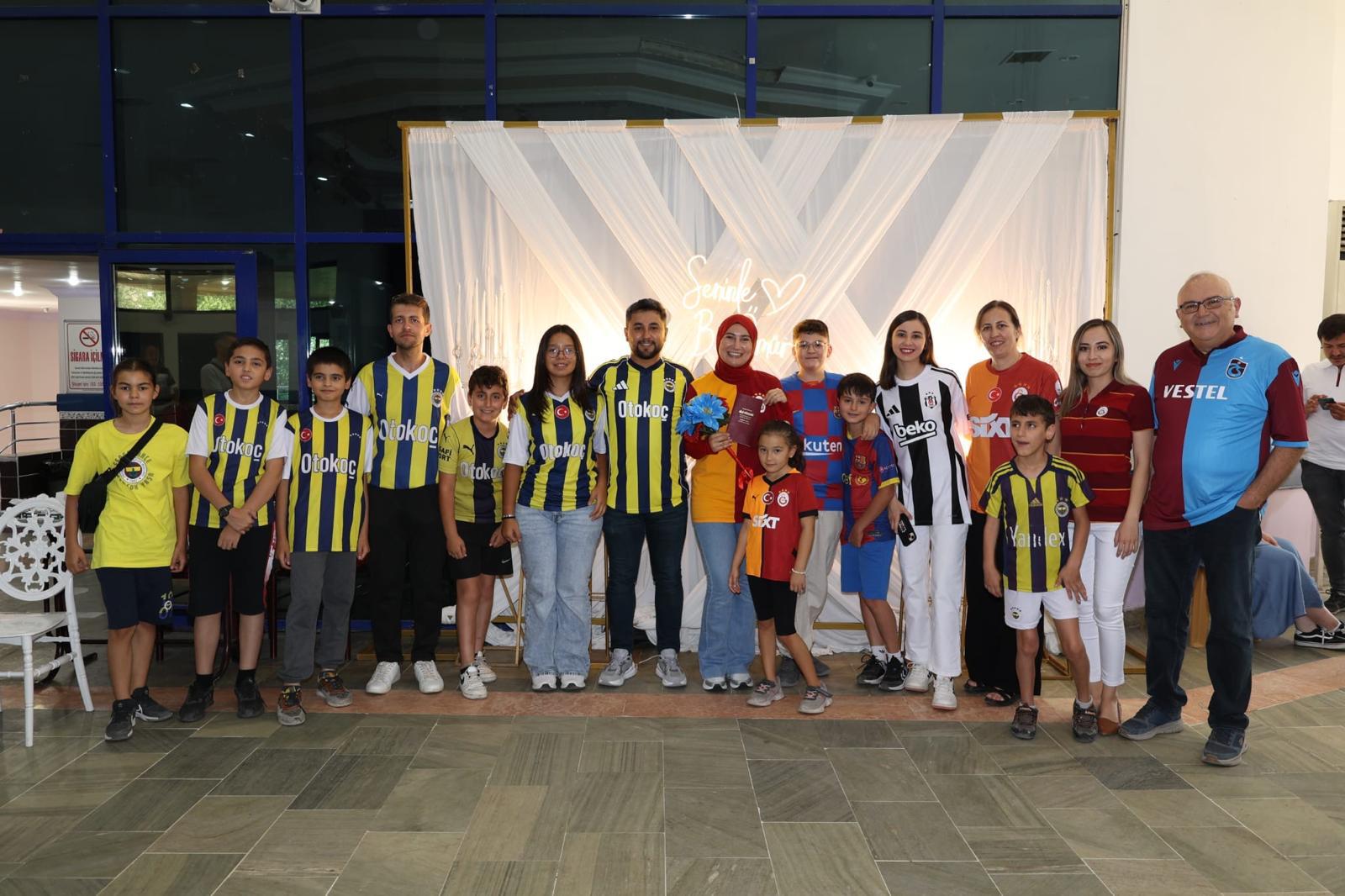 Fanatik Gelin ve Damat Gönül Verdikleri Takımların Formalarıyla Evet Dediler!