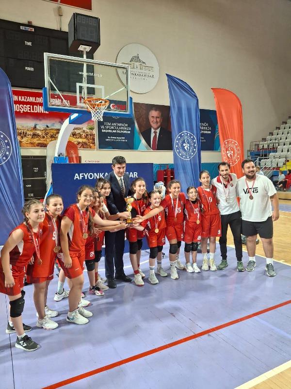 Gazi Basketbol Kız Takımı, U12 Liginde Namağlup Şampiyon Oldu