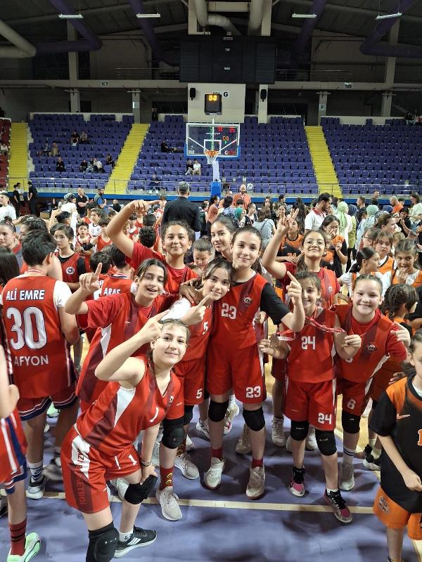 Gazi Basketbol Kız Takımı, U12 Liginde Namağlup Şampiyon Oldu