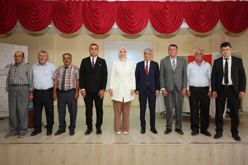 Vali Yiğitbaşı, Kızılören'de Muhtarlarla Buluştu