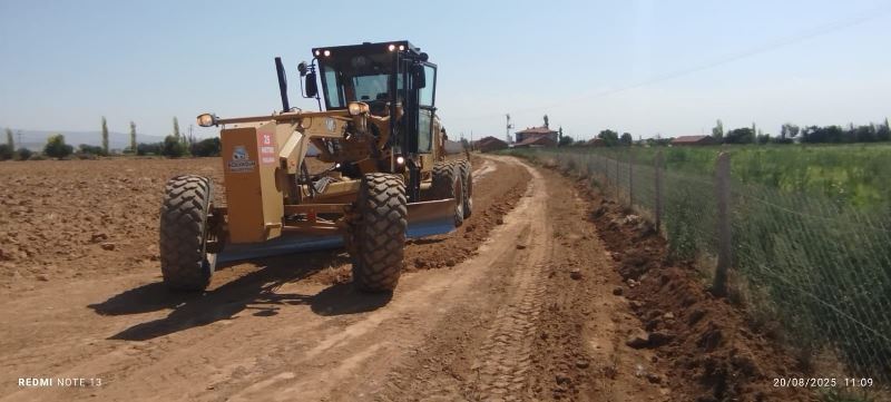 “Çiftlik Yollarımızda Etap Etap Yenileme Çalışmaları Sürüyor”
