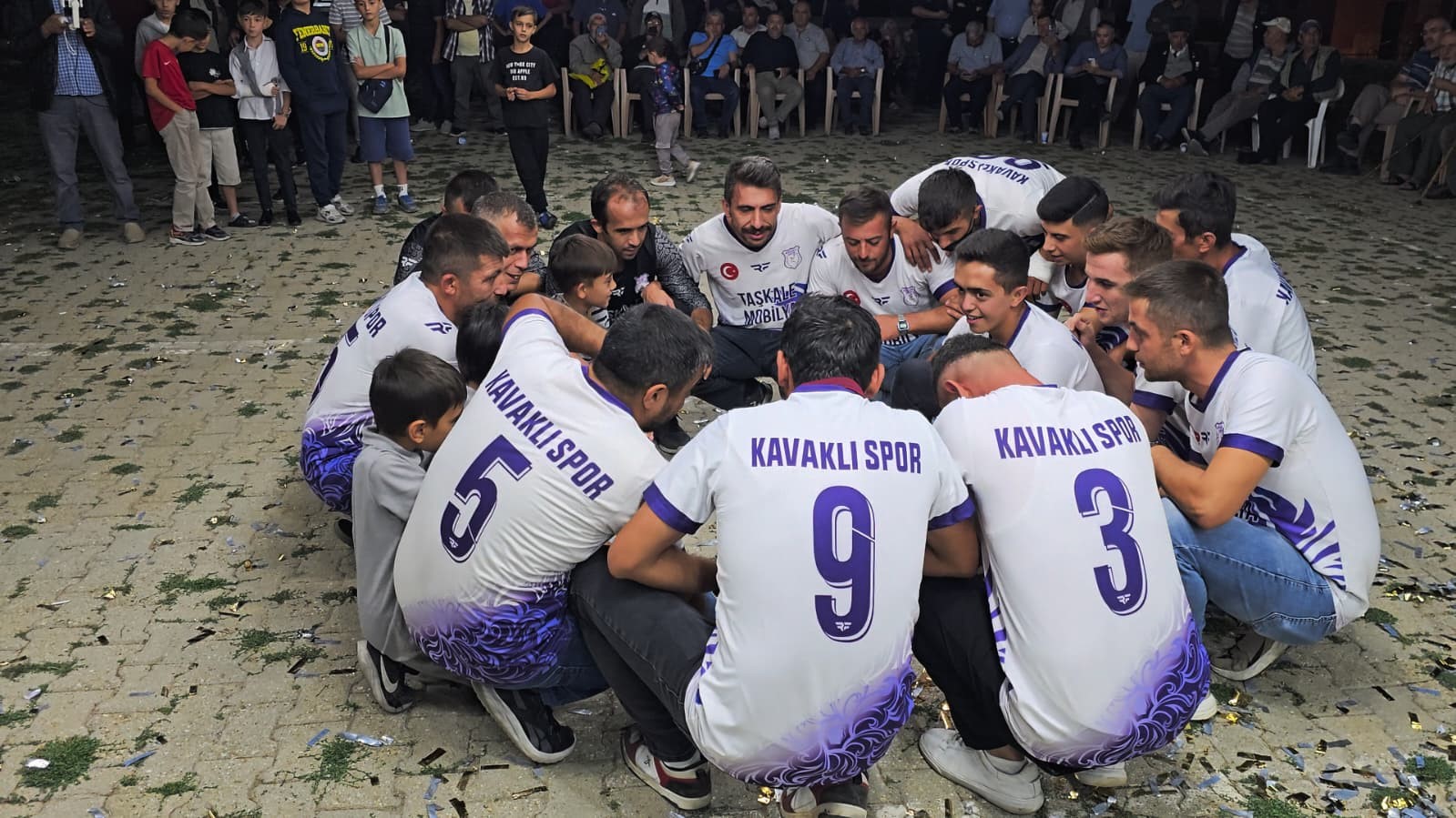 Kavaklı Spor, Zafer Kupası Şampiyonluğunu Coşkuyla Kutladı