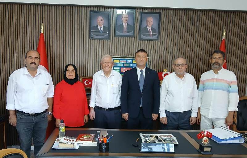 Yazarlar Derneği’nden MHP İl Başkanlığı’na Nezaket Ziyareti