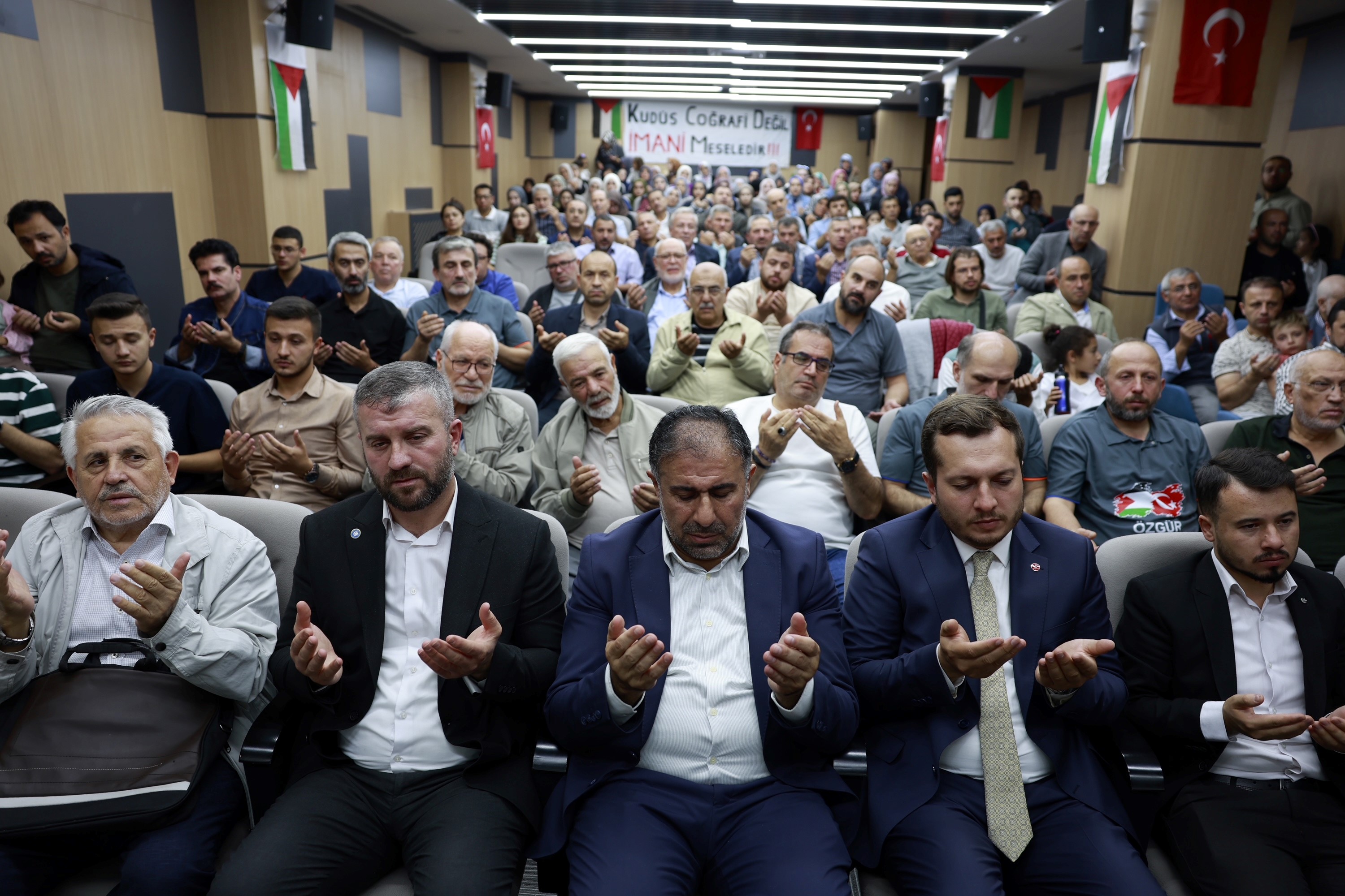 Gazze’de 2 Yıldır Soykırım Yaşanıyor!