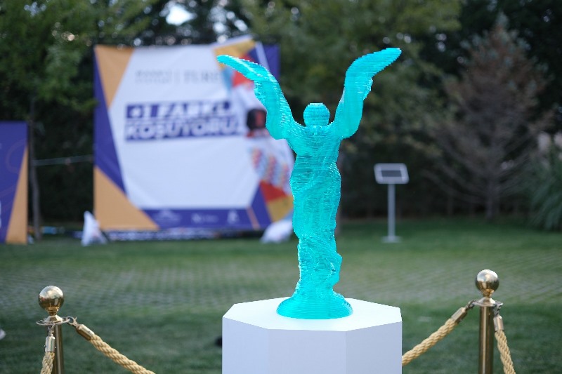 Özdemir Ve Gökçe’den Işıkla Etkileşimli Sanat Eseri