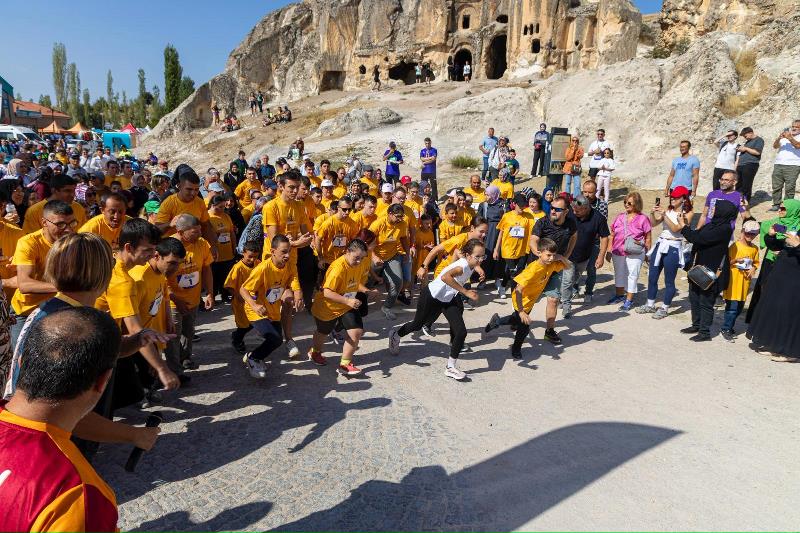 Özel Gereksinimli Sporcular Üçüncü Kez “+1 Farkla” Koştu
