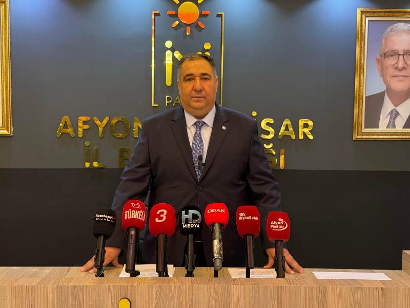 “Cumhuriyet Yeniden Doğuşun Adıdır”