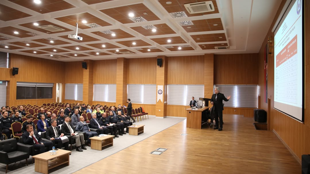 Afyonkarahisar Emniyet Müdürlüğü'nde Kapsamlı Değerlendirme Toplantısı