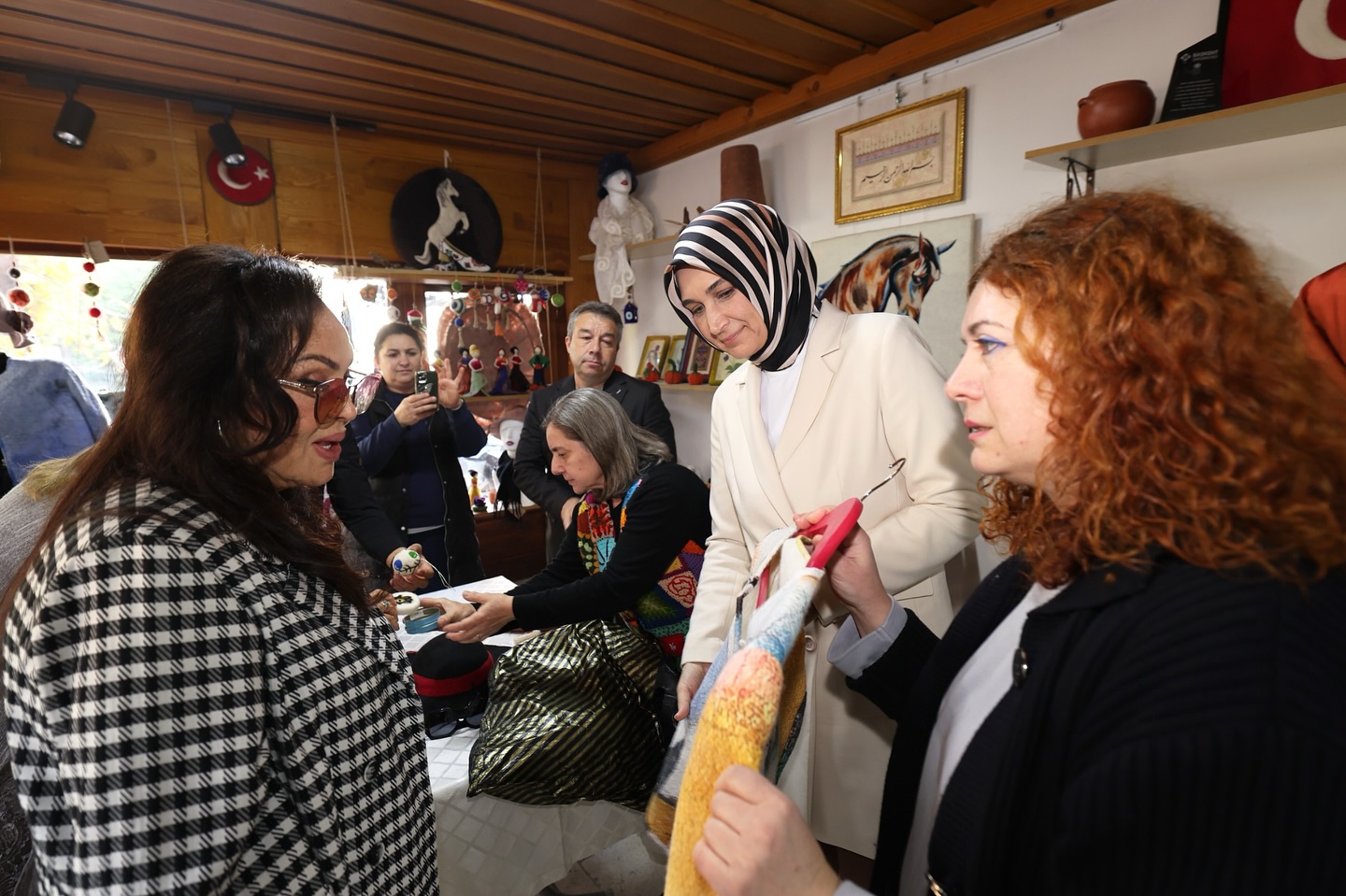 Vali Yiğitbaşı, Türkan Şoray’a Afyon’un Kültürel Mekanlarını Gezdirdi