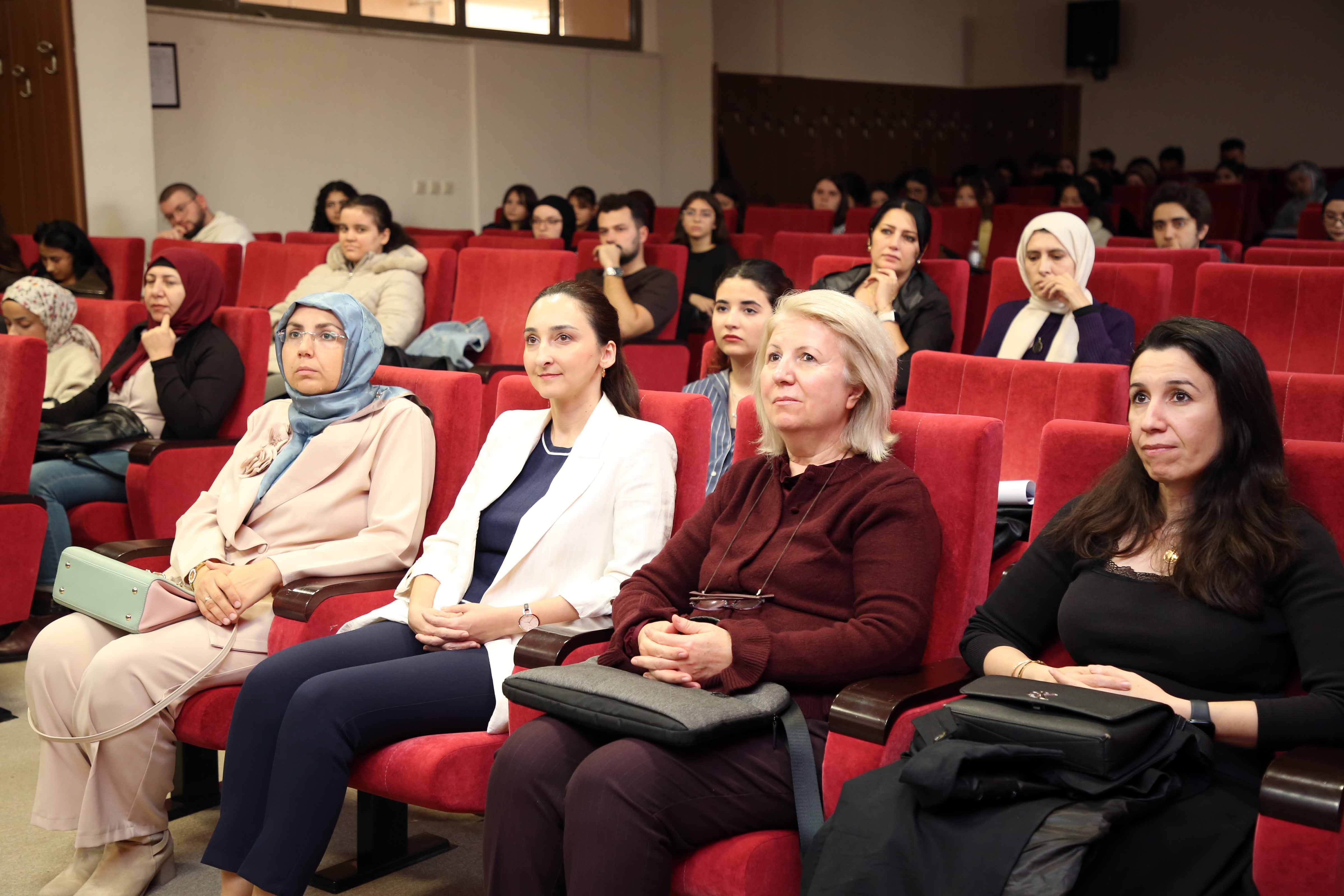 AKÜ'de "Öğrenciliğin Sosyal Girişimcilikteki Rolü" Semineri