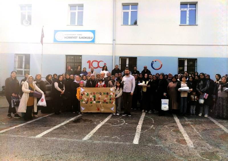 Hürriyet İlkokulu Velilerinden Öğretmenler Günü'nde Anlamlı Hediyе