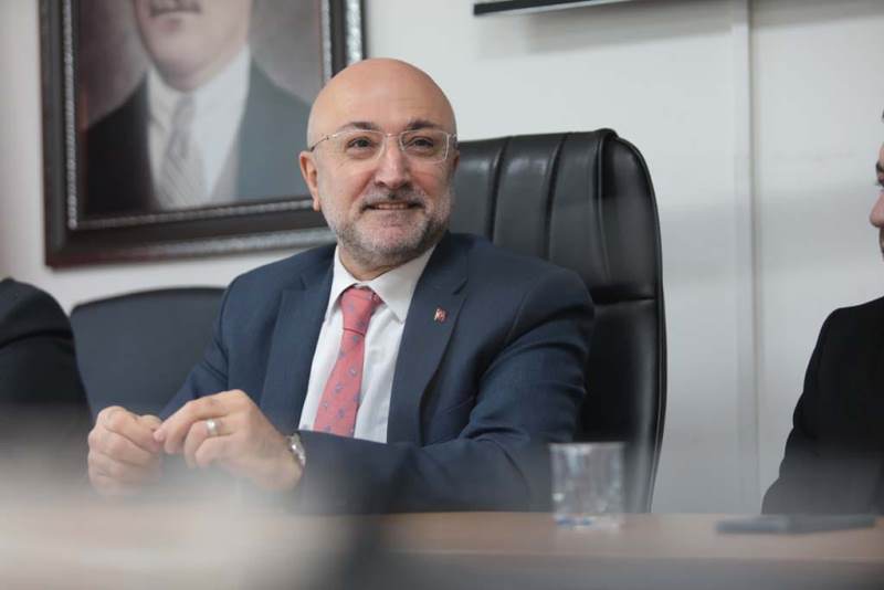“Öğretmenler, Toplumumuzun Geleceğini Mayalayan İrfan Ustalarıdır”