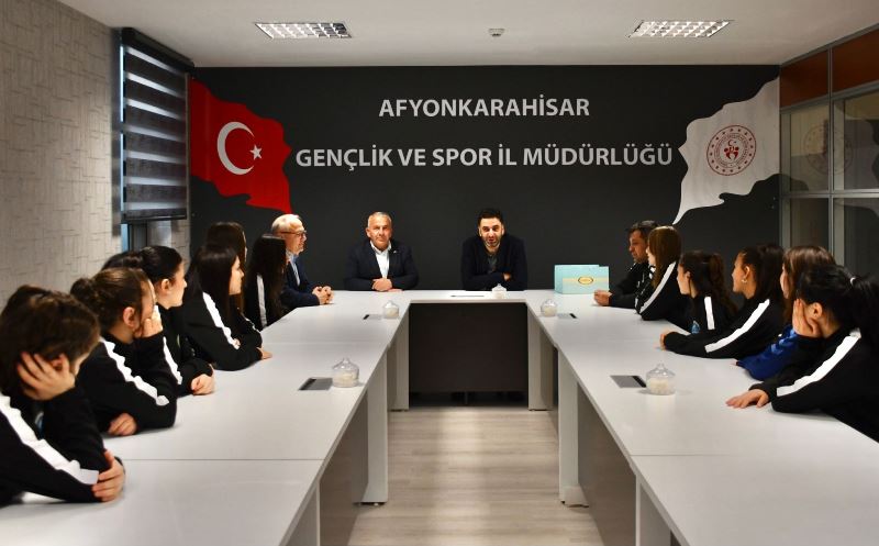 Milli Güreşçilerden İl Müdürü Aslan’a Ziyaret