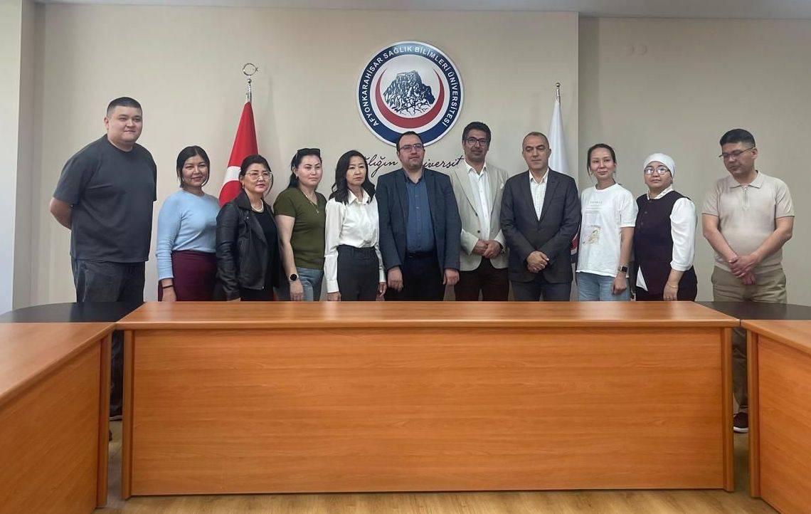 Afyonkarahisar’da Türk Dünyası Zirvesi: Kazak Heyeti AFSÜ’de Ağırlandı