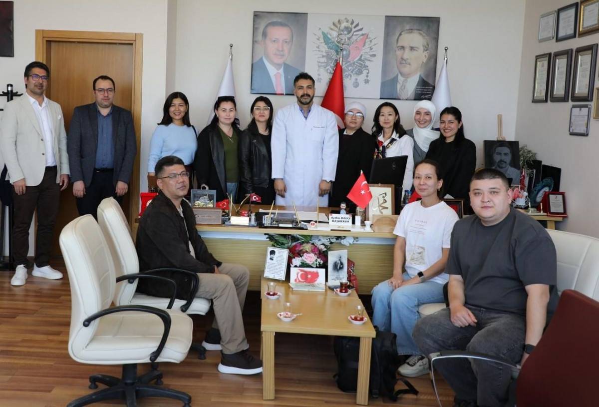 Afyonkarahisar’da Türk Dünyası Zirvesi: Kazak Heyeti AFSÜ’de Ağırlandı