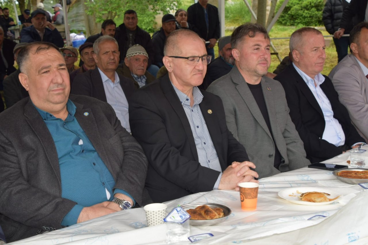 Afyonkarahisar’da, İYİ Parti Heyeti, Seyyid Cemal Sultan Anma Töreni’nde Vatandaşlarla Buluştu