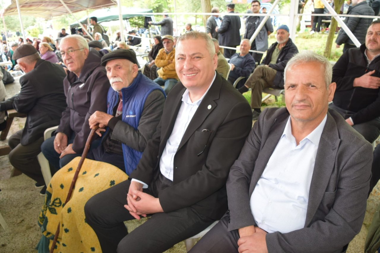 Afyonkarahisar’da, İYİ Parti Heyeti, Seyyid Cemal Sultan Anma Töreni’nde Vatandaşlarla Buluştu