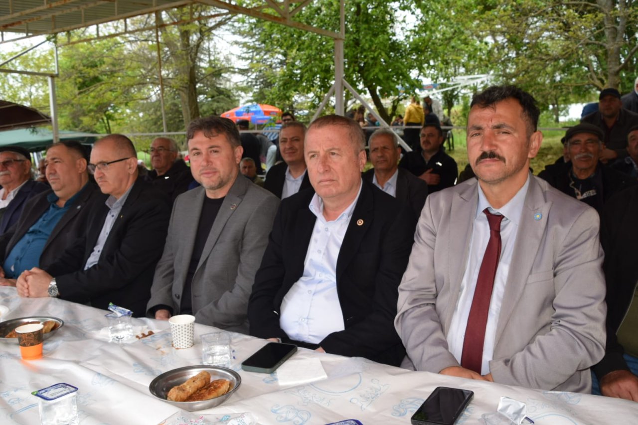 Afyonkarahisar’da, İYİ Parti Heyeti, Seyyid Cemal Sultan Anma Töreni’nde Vatandaşlarla Buluştu