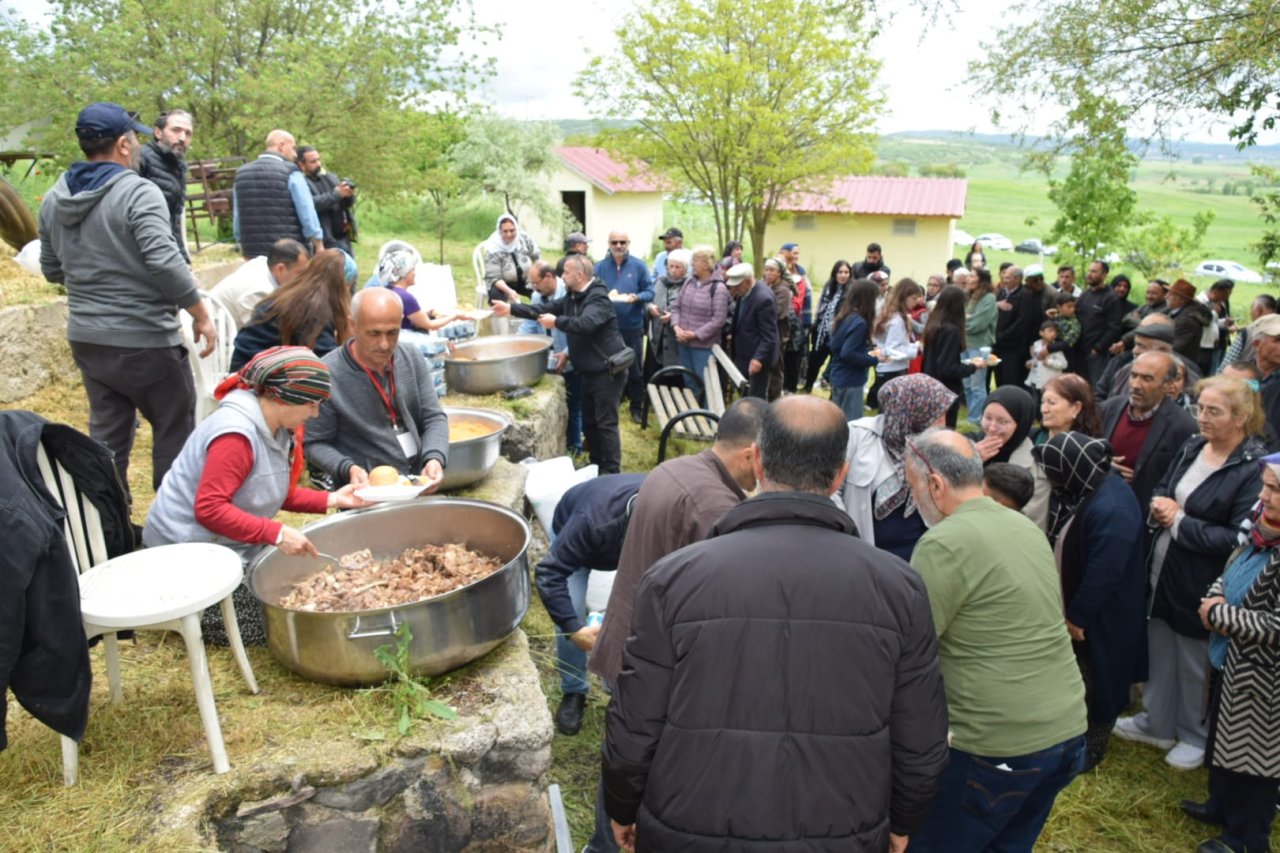 Afyonkarahisar’da, İYİ Parti Heyeti, Seyyid Cemal Sultan Anma Töreni’nde Vatandaşlarla Buluştu