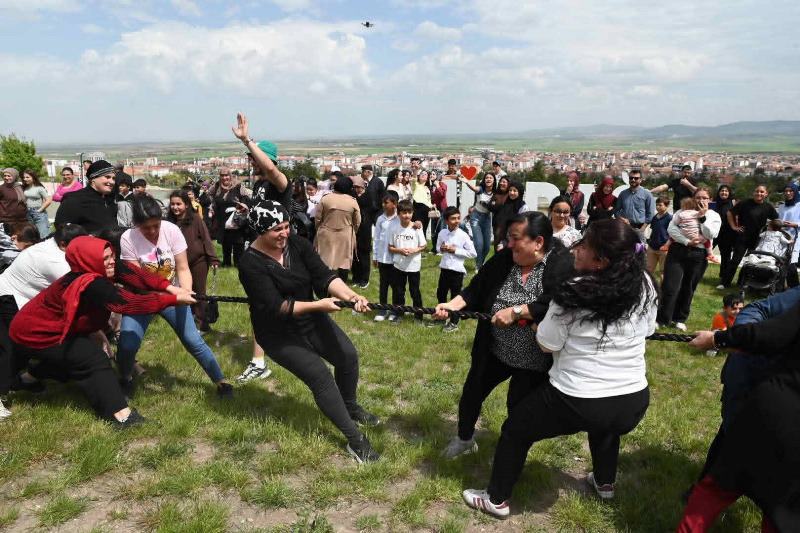 Emirdağ’da Anneler Günü ve Hıdırellez Coşkusu Bir Arada Yaşandı