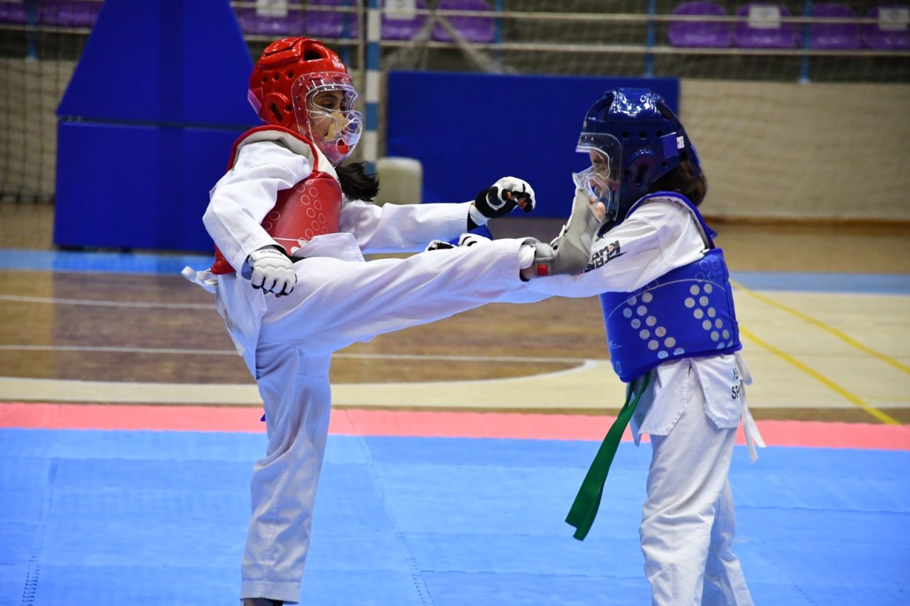 Afyonkarahisar'da Okul Sporları Taekwondo Müsabakaları Sona Erdi