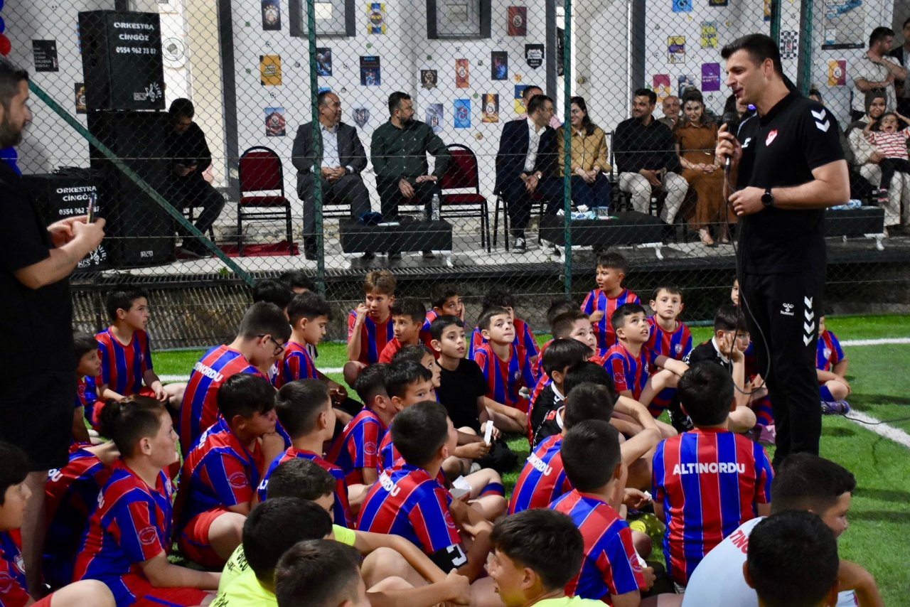 Afyonkarahisar’da 2026 Yaz Futbol Turnuvası ve Altınordu Futbol Okulu Açıldı