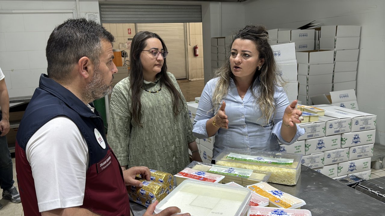 Afyonkarahisar’da 3 Kız Kardeş Babalarının Kurduğu Süt Tesisiyle İhracat Hedefliyor