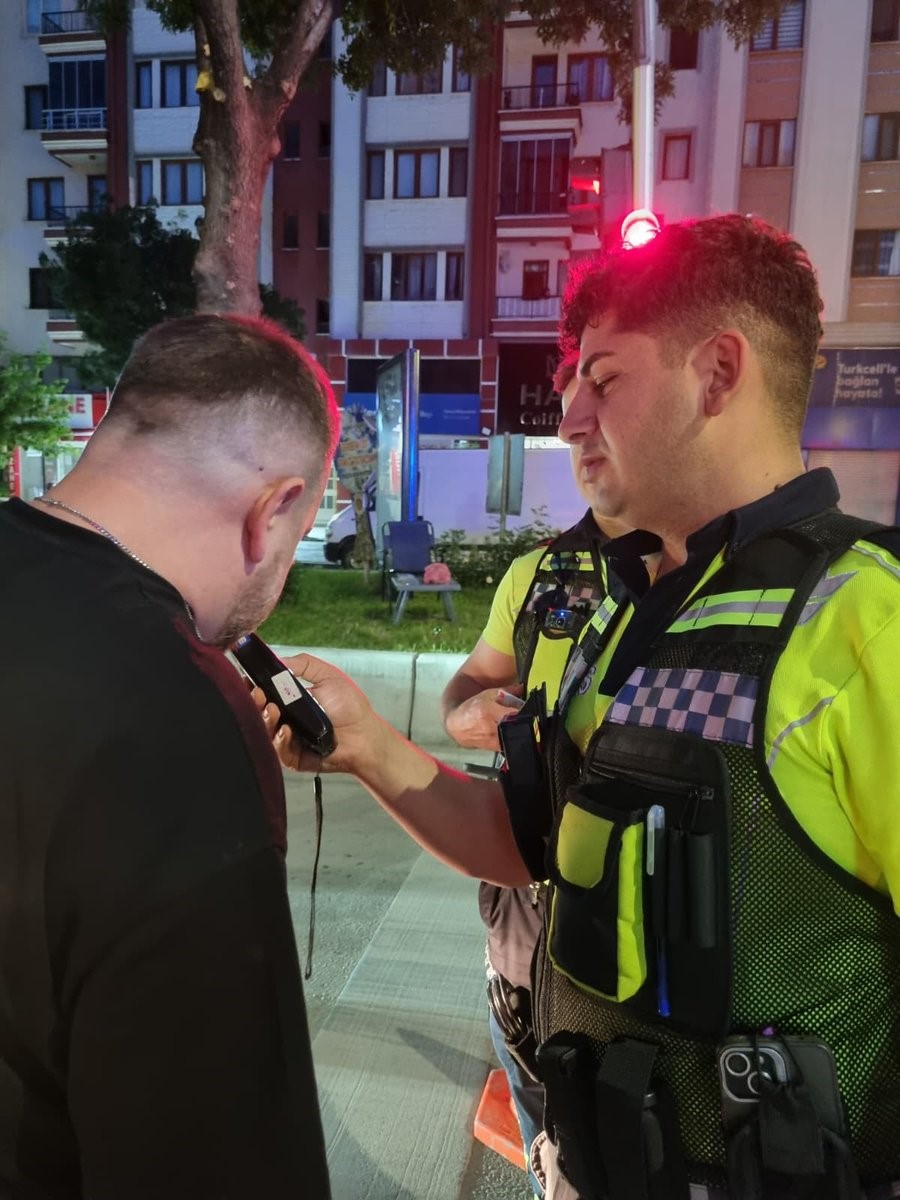 Afyonkarahisar’da Asayiş Ve Trafik Denetimi: 40 Ekip Sahadaydı, 119 Bin TL Ceza Kesildi