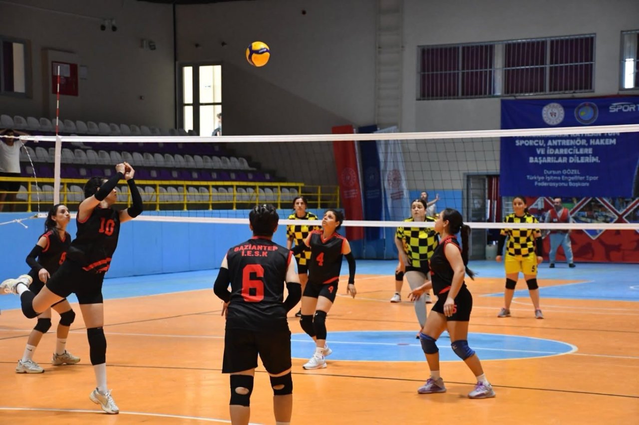 Afyonkarahisar’da İşitme Engelliler Voleybol Türkiye Şampiyonası Tamamlandı