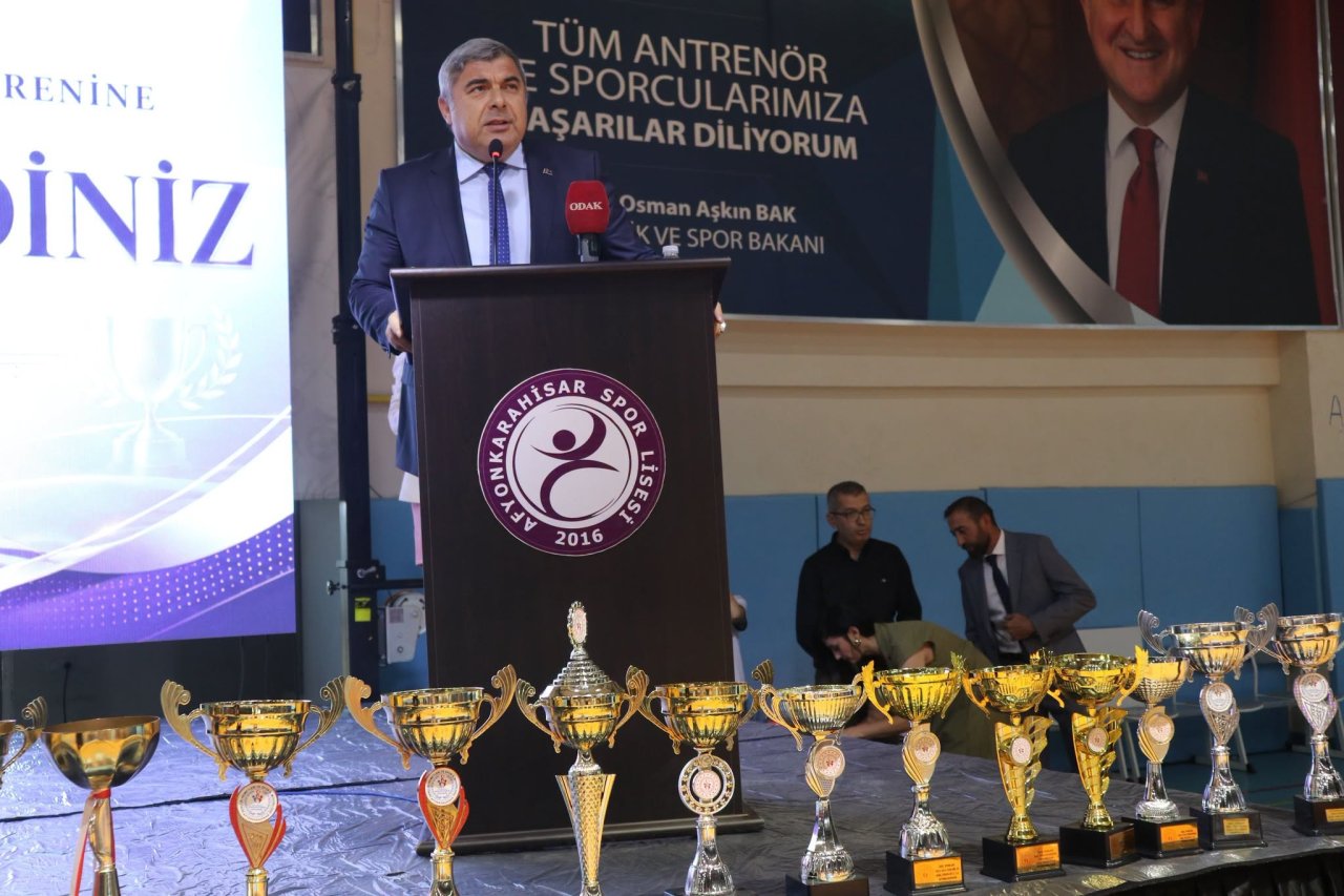 Afyonkarahisar’da Mezuniyet Coşkusu Ve Başarı Gururu Bir Arada Yaşandı