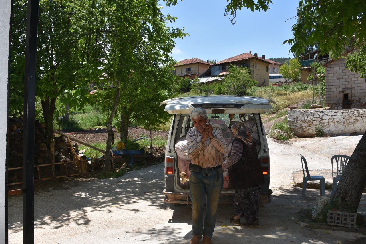 Afyonkarahisar’da Üretici Dev Destekle Gül Yağı Tesisi Kurdu: Köyde Üretim Yerinde Yapılacak