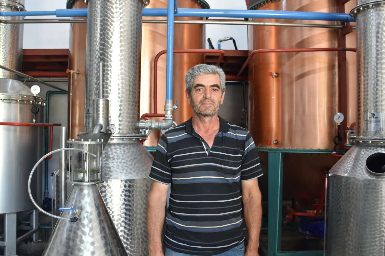 Afyonkarahisar’da Üretici Dev Destekle Gül Yağı Tesisi Kurdu: Köyde Üretim Yerinde Yapılacak