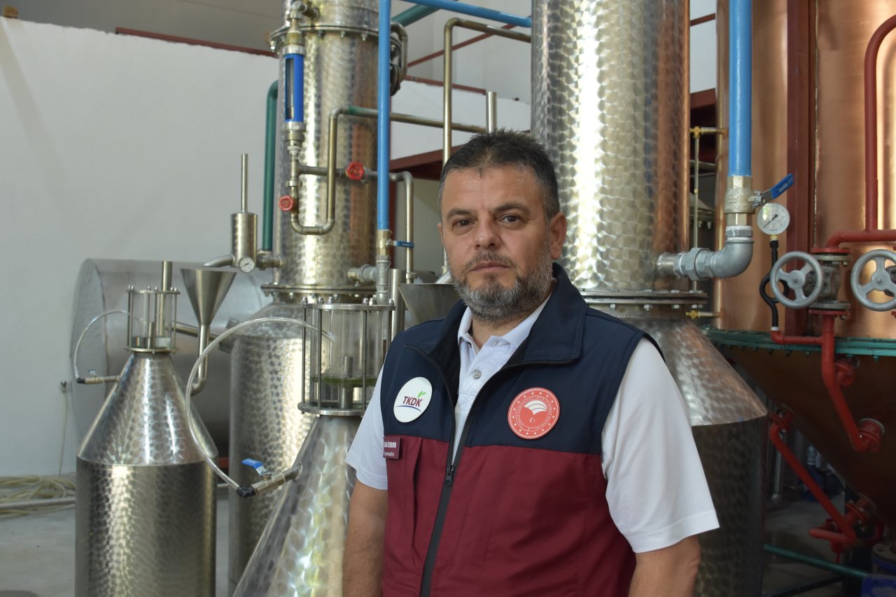 Afyonkarahisar’da Üretici Dev Destekle Gül Yağı Tesisi Kurdu: Köyde Üretim Yerinde Yapılacak