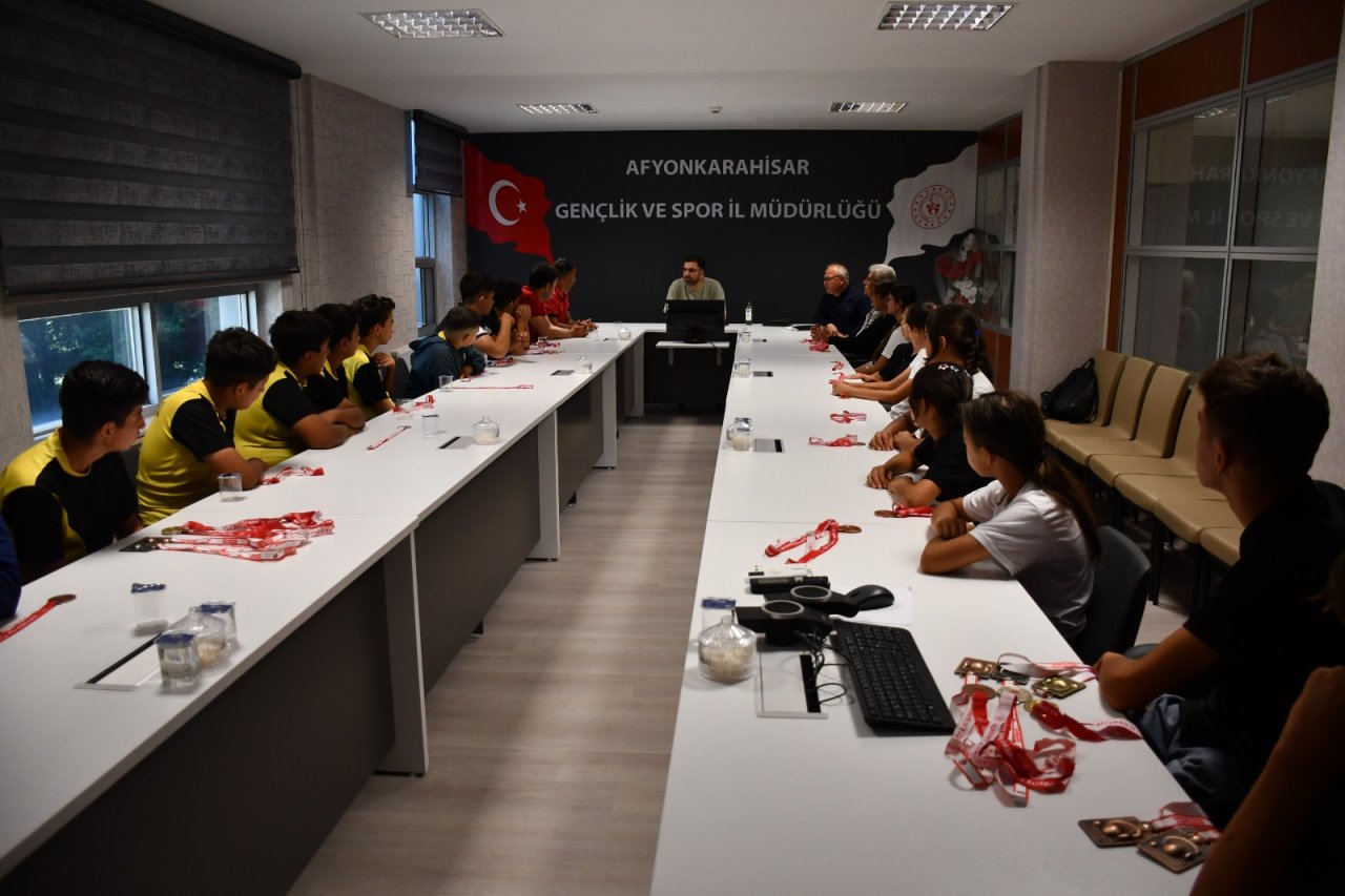 Afyonkarahisarlı Bocce Sporcularından Büyük Başarı: 35’in Üzerinde Madalya ile Döndüler