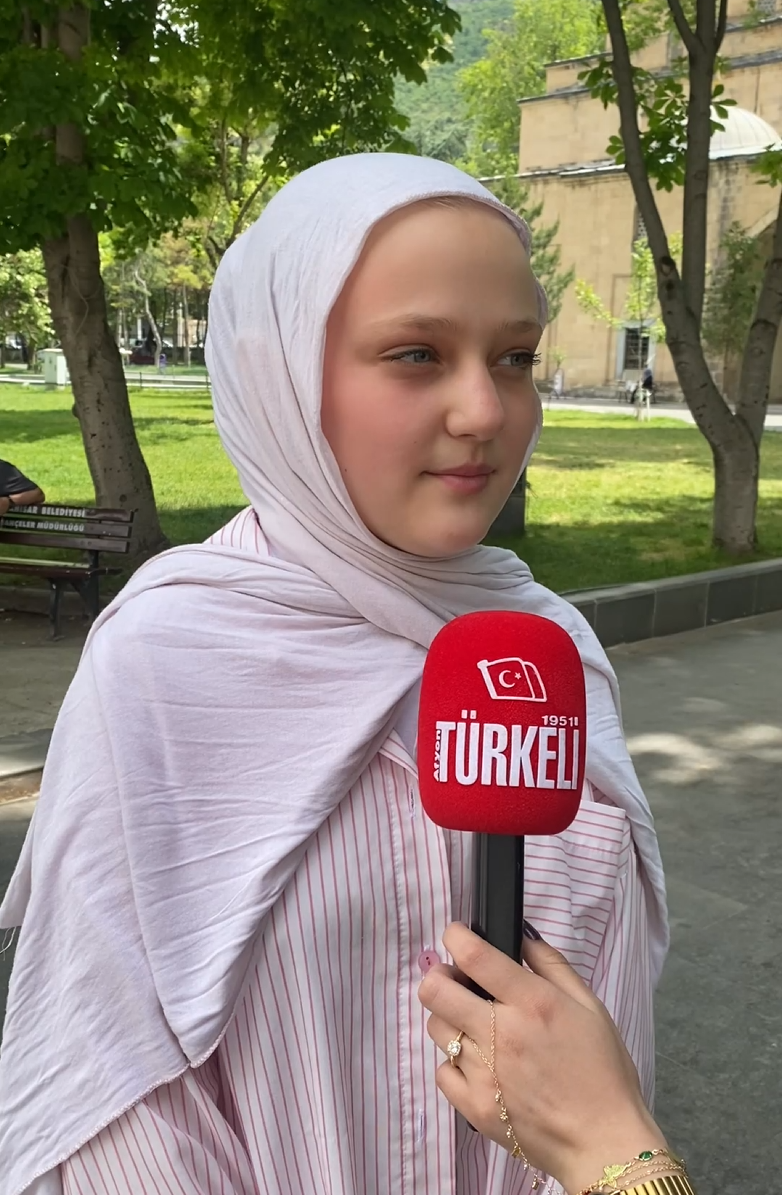 Afyonkarahisarlı Öğrencilere Yaz Tatili Soruldu: Plan Yapan da Var, Sınava Hazırlanan da