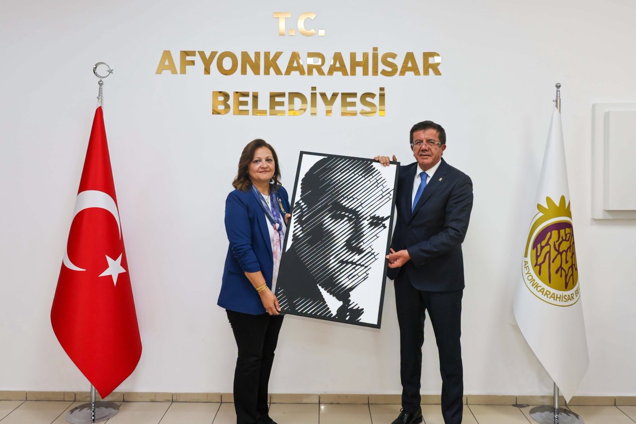 AK Parti Genel Başkan Yardımcısı Nihat Zeybekci’den Başkan Burcu Köksal’a Ziyaret