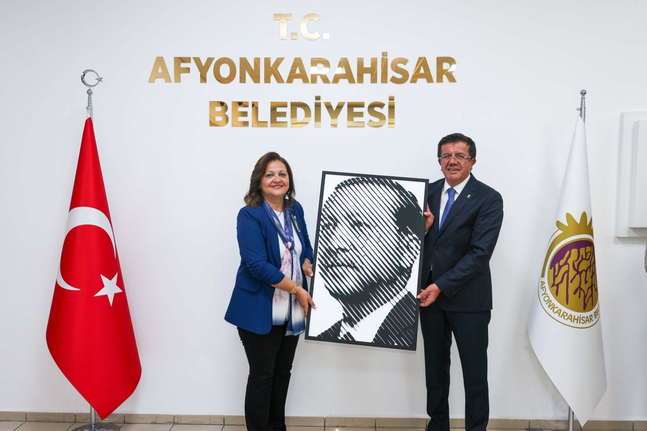 AK Parti Genel Başkan Yardımcısı Nihat Zeybekci’den Başkan Burcu Köksal’a Ziyaret