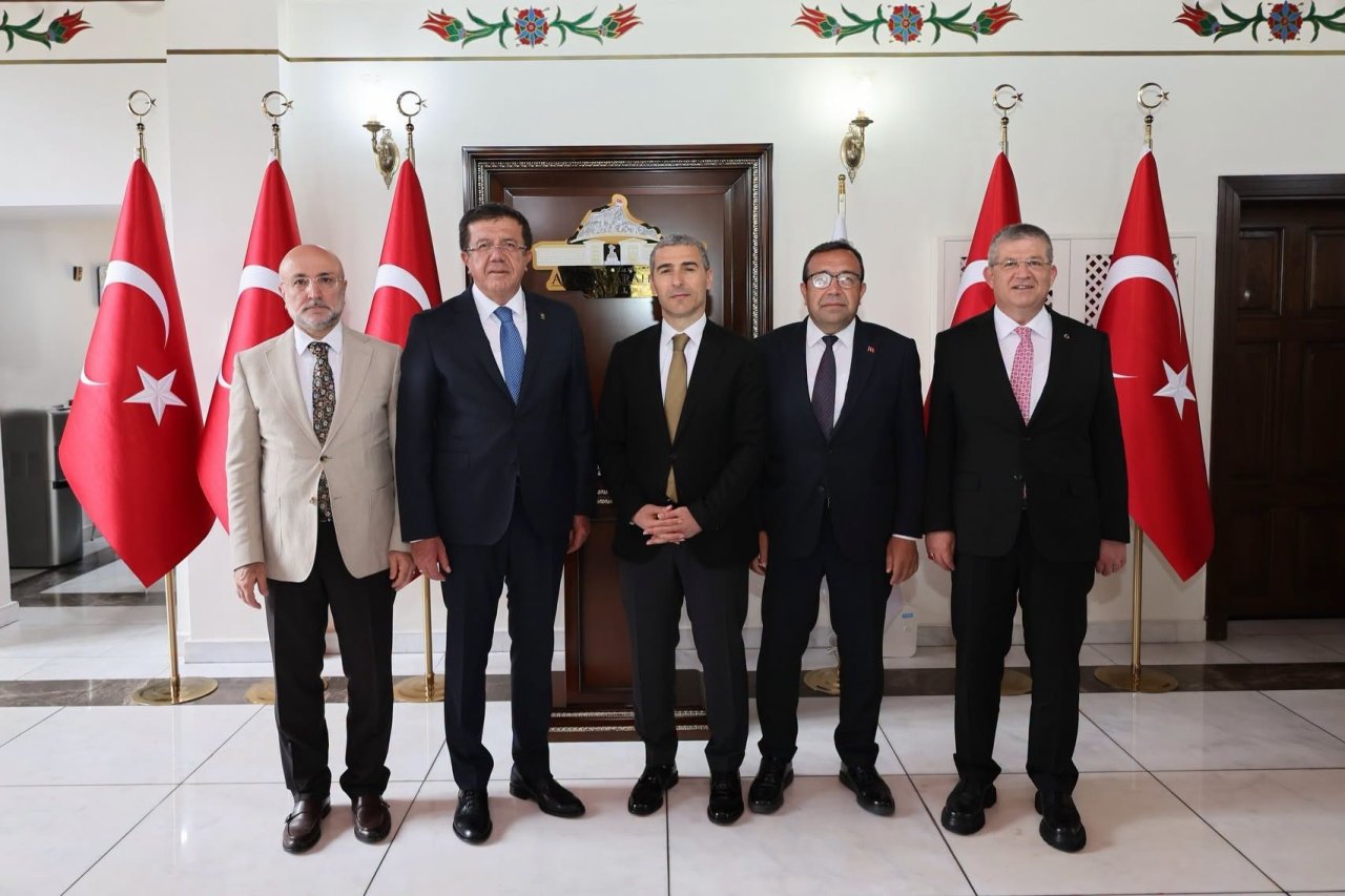 AK Parti Genel Başkan Yardımcısı Nihat Zeybekci’den Vali Aktaş’a Ziyaret