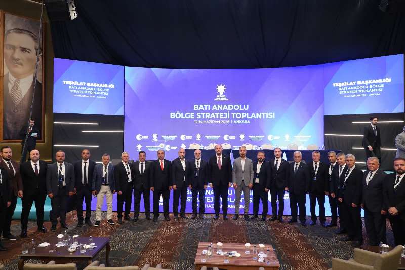 AK Parti Teşkilatı Batı Anadolu Bölge Strateji Toplantısı’na Katıldı
