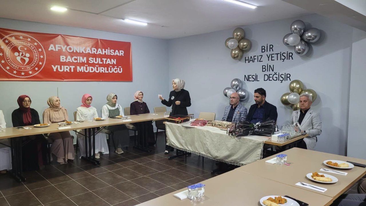 Bacım Sultan KYK Yurdu’nda Kur’an-ı Kerim ve Hafızlık Kursu Coşkuyla Tamamlandı