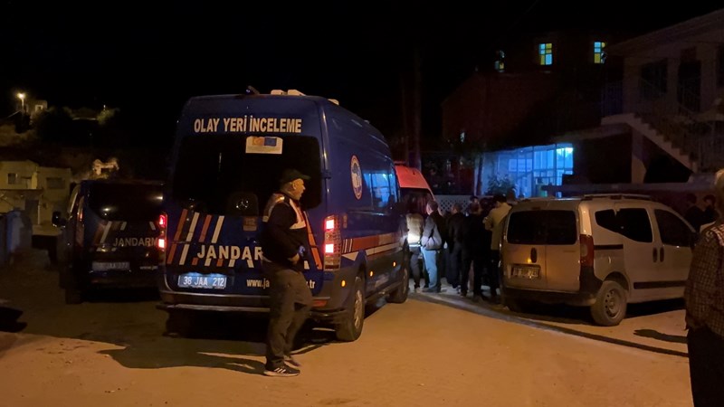 Cami Cemaatine Bıçaklı Saldırı: 2 Ölü!