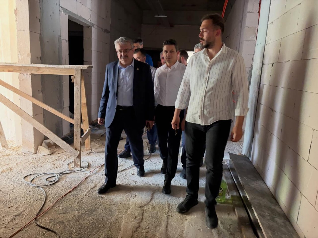 Dazkırı’da 12 Derslikli Cumhuriyet İlkokulu Son Aşamaya Geldi