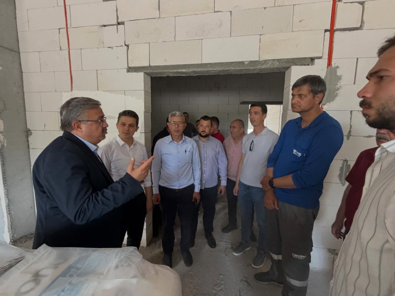 Dazkırı’da 12 Derslikli Cumhuriyet İlkokulu Son Aşamaya Geldi