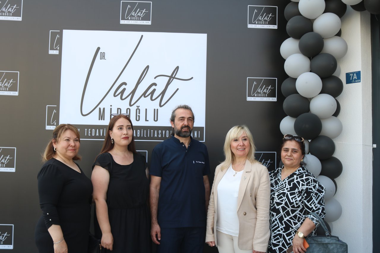 Dr. Valat Miroğlu Kliniğinin 1. Yılını, Davetlileriyle Kutladı